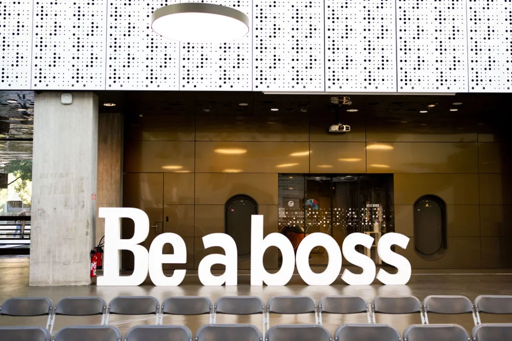 2023-Smilzz_Be-a-boss_Bordeaux_1.jpg